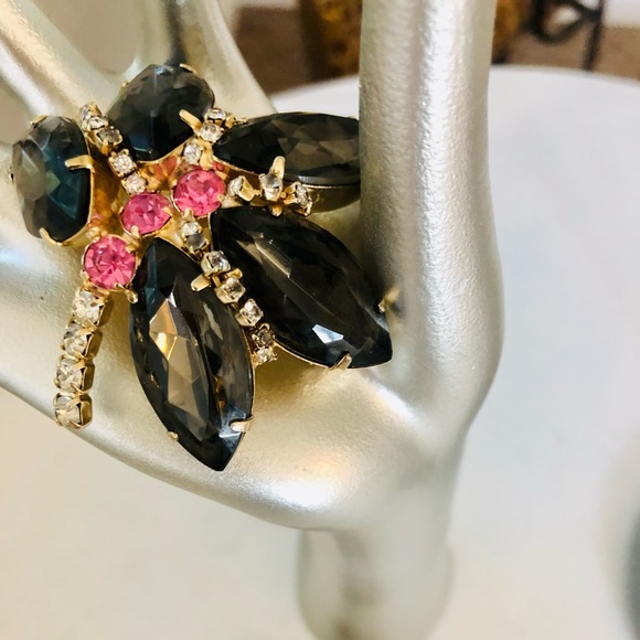 Rare Vintage Demi Parure Rhinestone Brooch Set - Picture 12 of 17